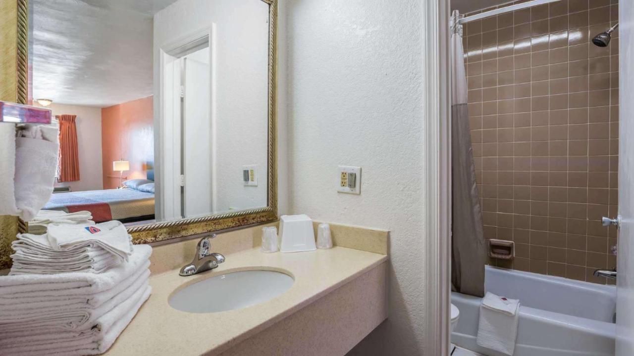 Motel 6-Portsmouth, Va Eksteriør billede